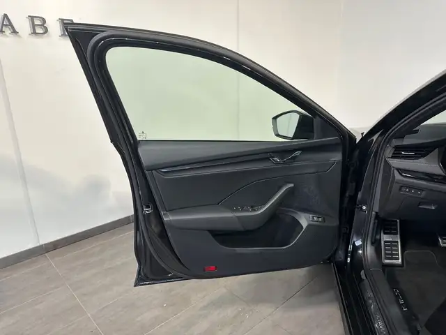 Skoda Octavia view 6