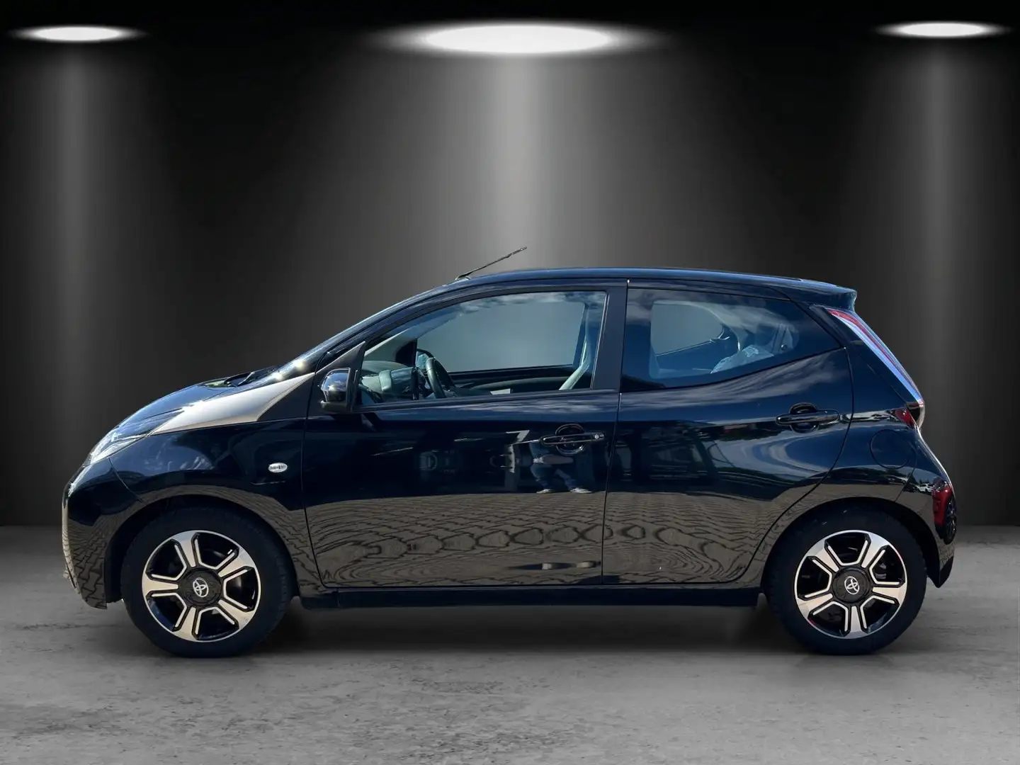 Toyota Aygo 1.0 x-wave Faltdach el. Schwarz - 2