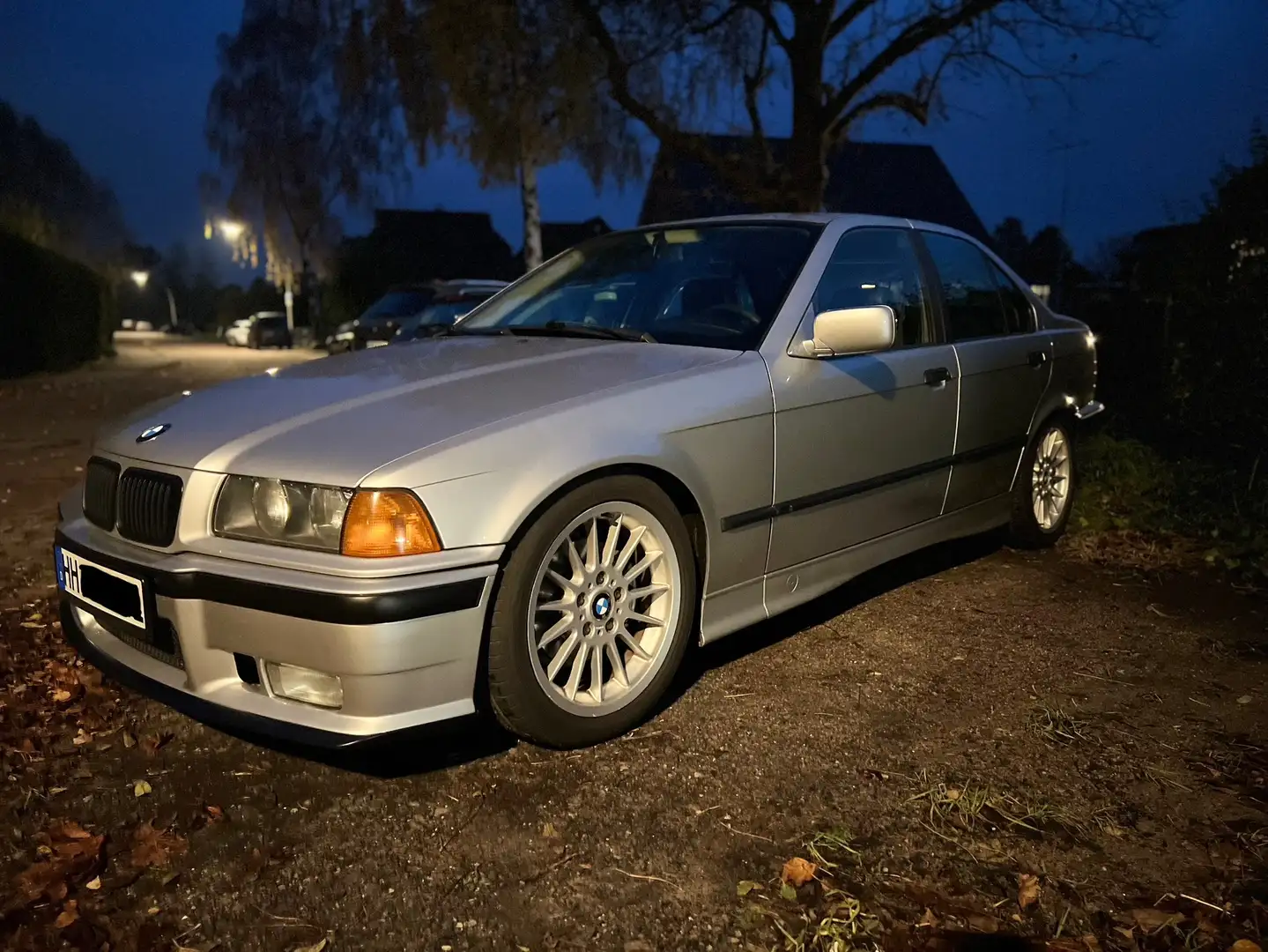 BMW 325 325i - 1