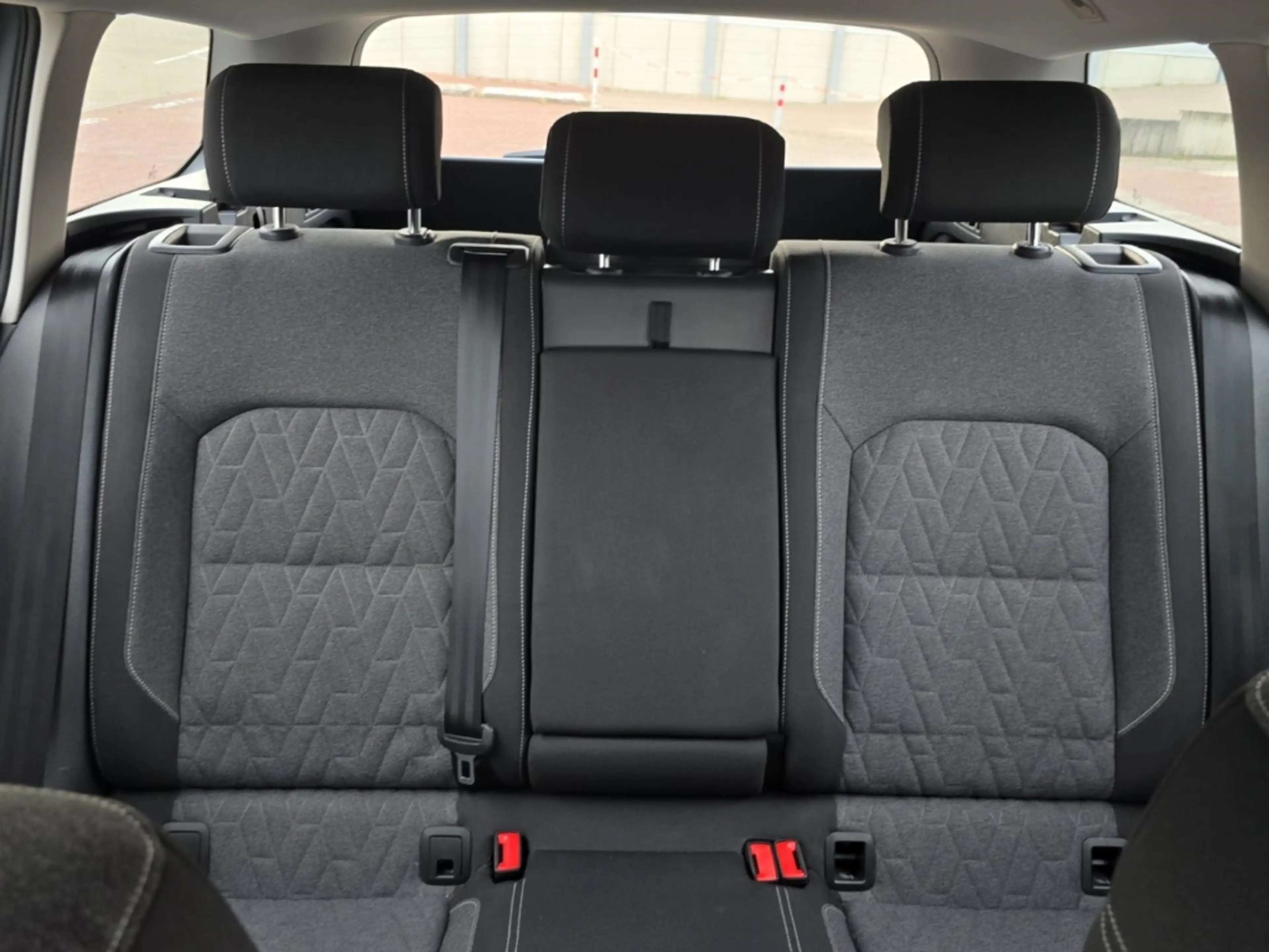 Volkswagen Passat Variant 2.0 TDI Business Alu LED Kamera Navi ACC Sitzh. — photo 12
