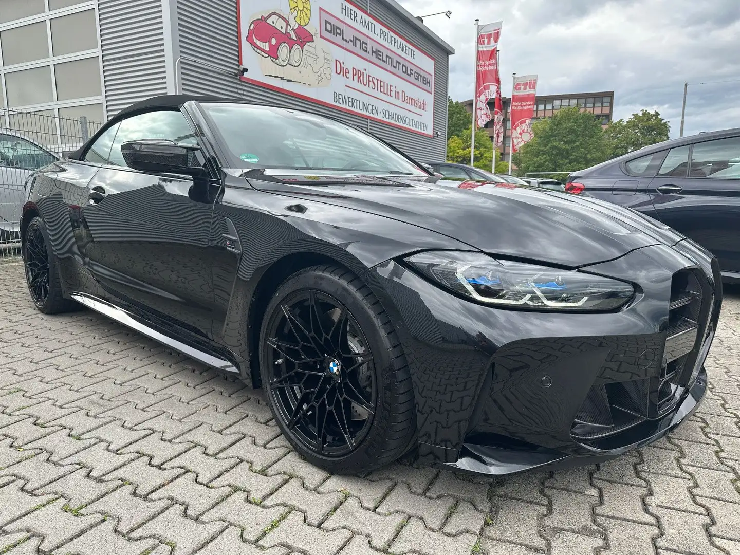 BMW M4 Cabrio xDrive Competition Carbon/HarmanKardon Schwarz - 2