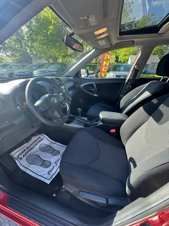 Toyota RAV 4 снимка Toyota RAV 4