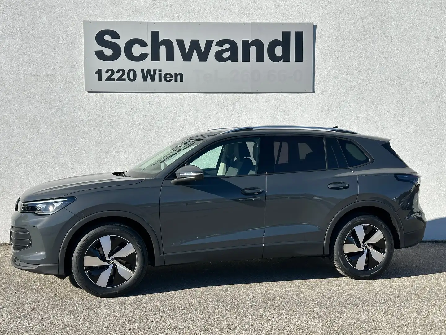 Volkswagen Tiguan Friends eTSI DSG Grau - 2