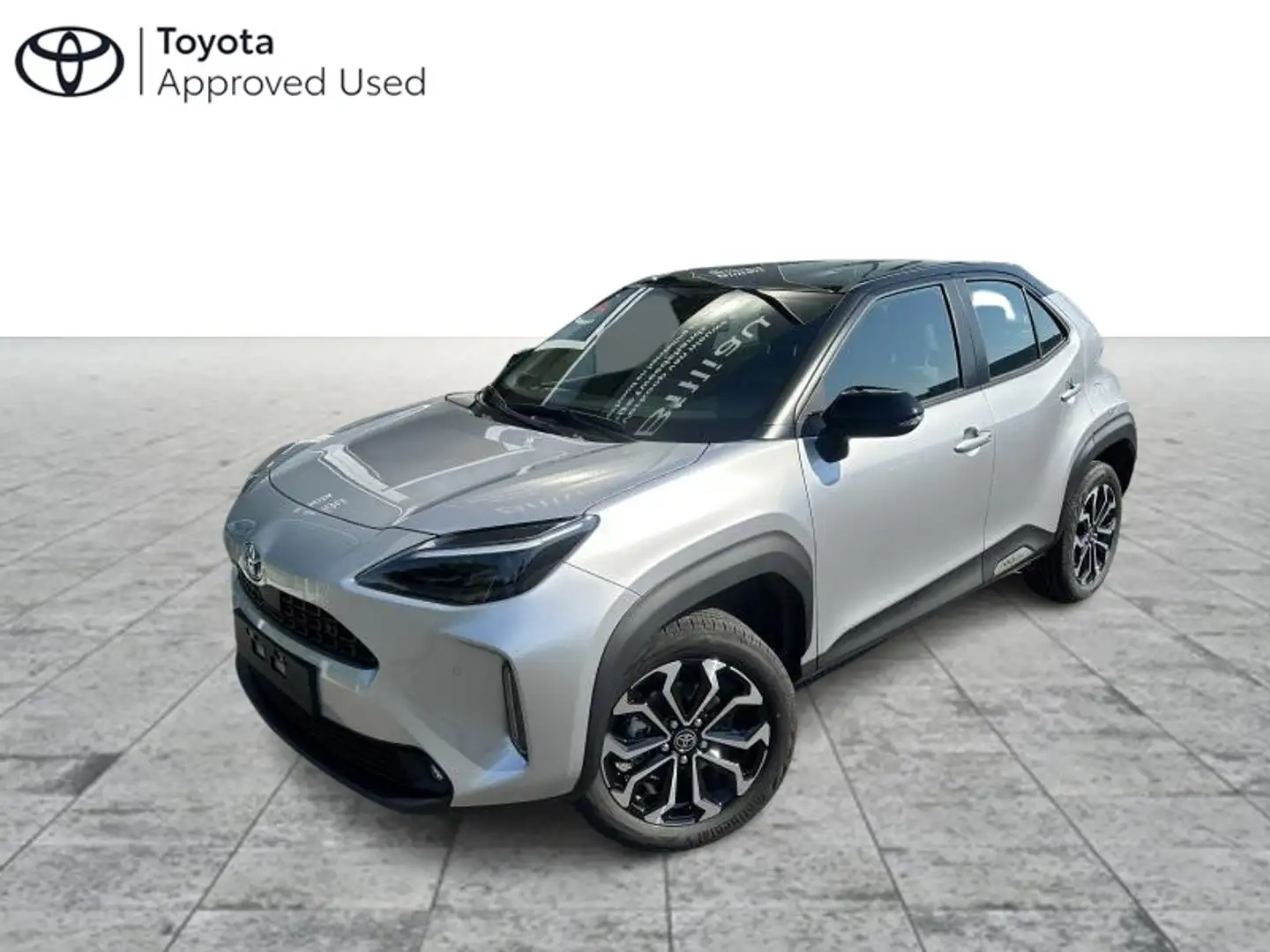 Toyota Yaris Cross Dynamic Plus Bi-Tone + COMFORT Šedá - 1