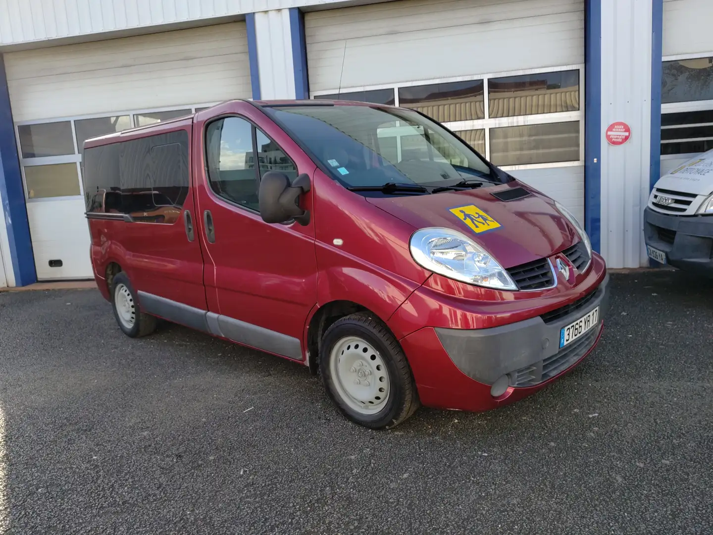 Renault Trafic 2L DCI 90CH .9 PLACE Brun - 1