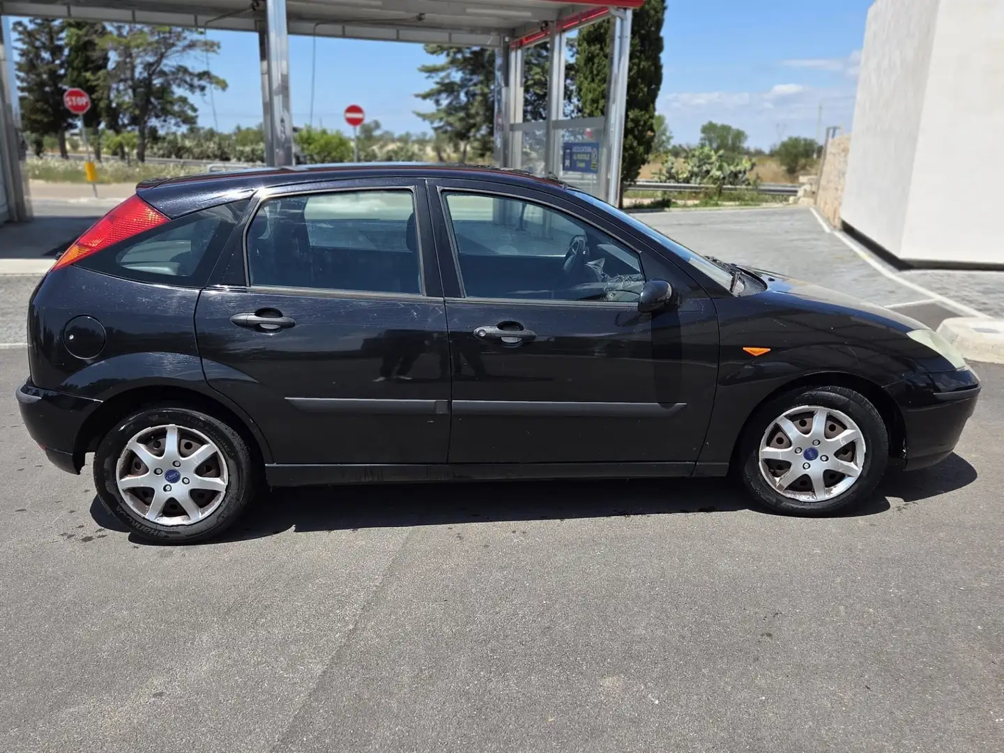 Ford Focus 5p 1.8 td Ambiente FL - 1
