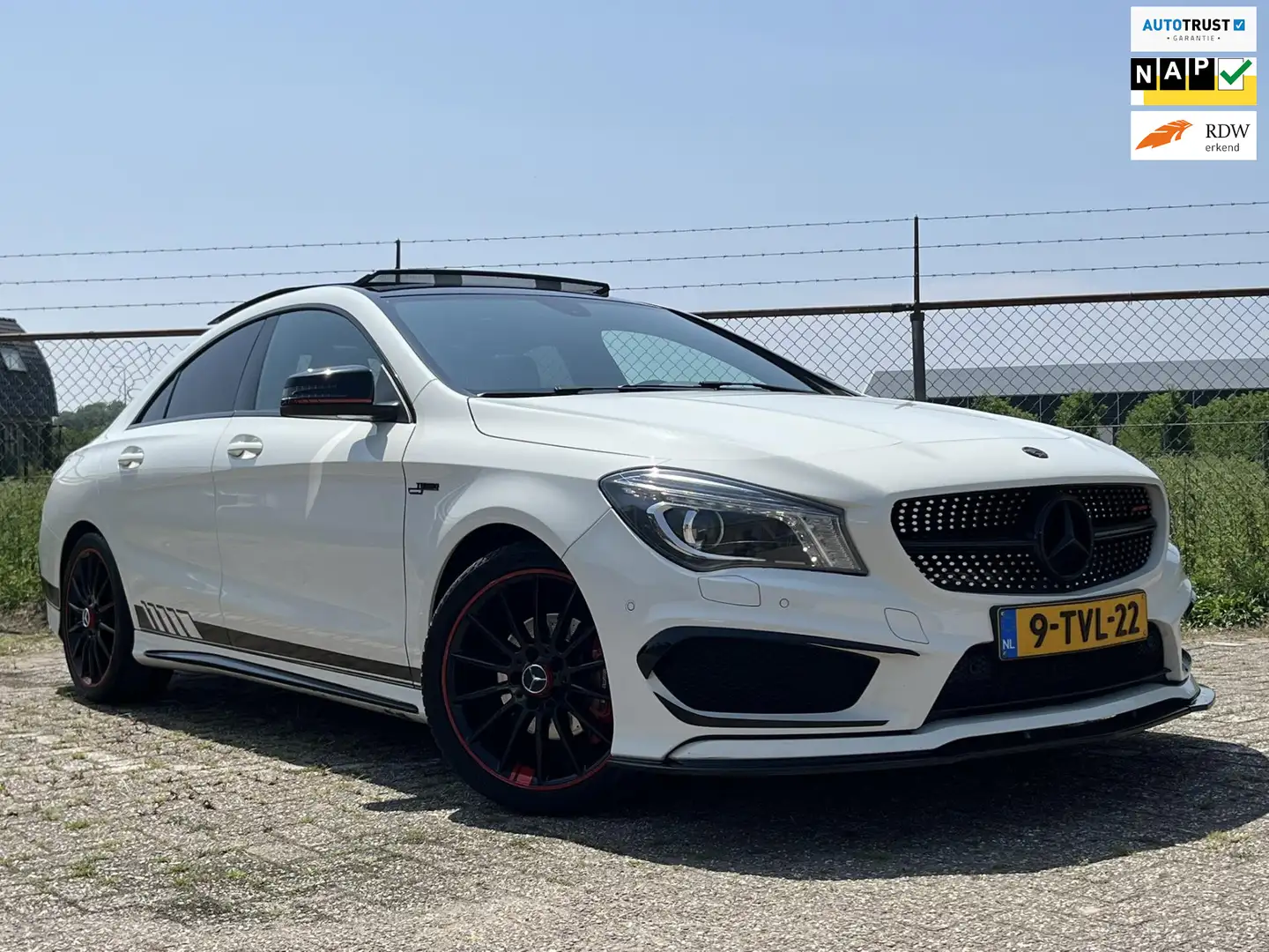 Mercedes-Benz CLA 180 CLA 45 AMG LOOK Panoramadak Stoelverwarming White - 1