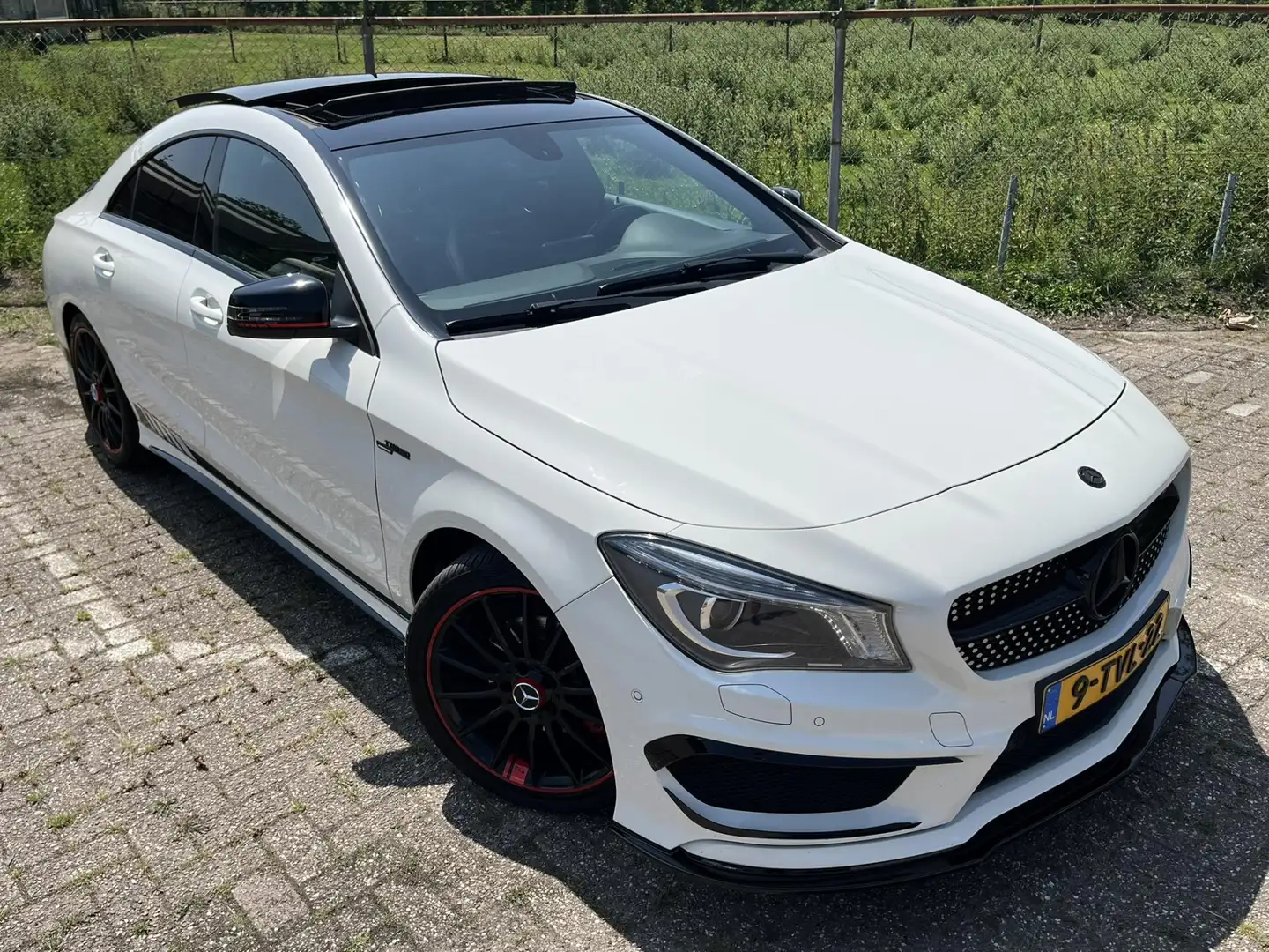 Mercedes-Benz CLA 180 CLA 45 AMG LOOK Panoramadak Stoelverwarming White - 2