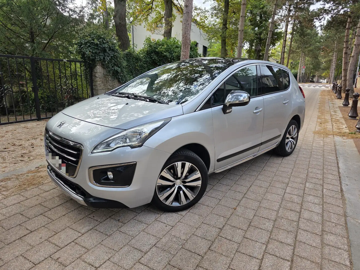 Peugeot 3008 1.6 HDi 120ch FAP BVM6 Allure - 1