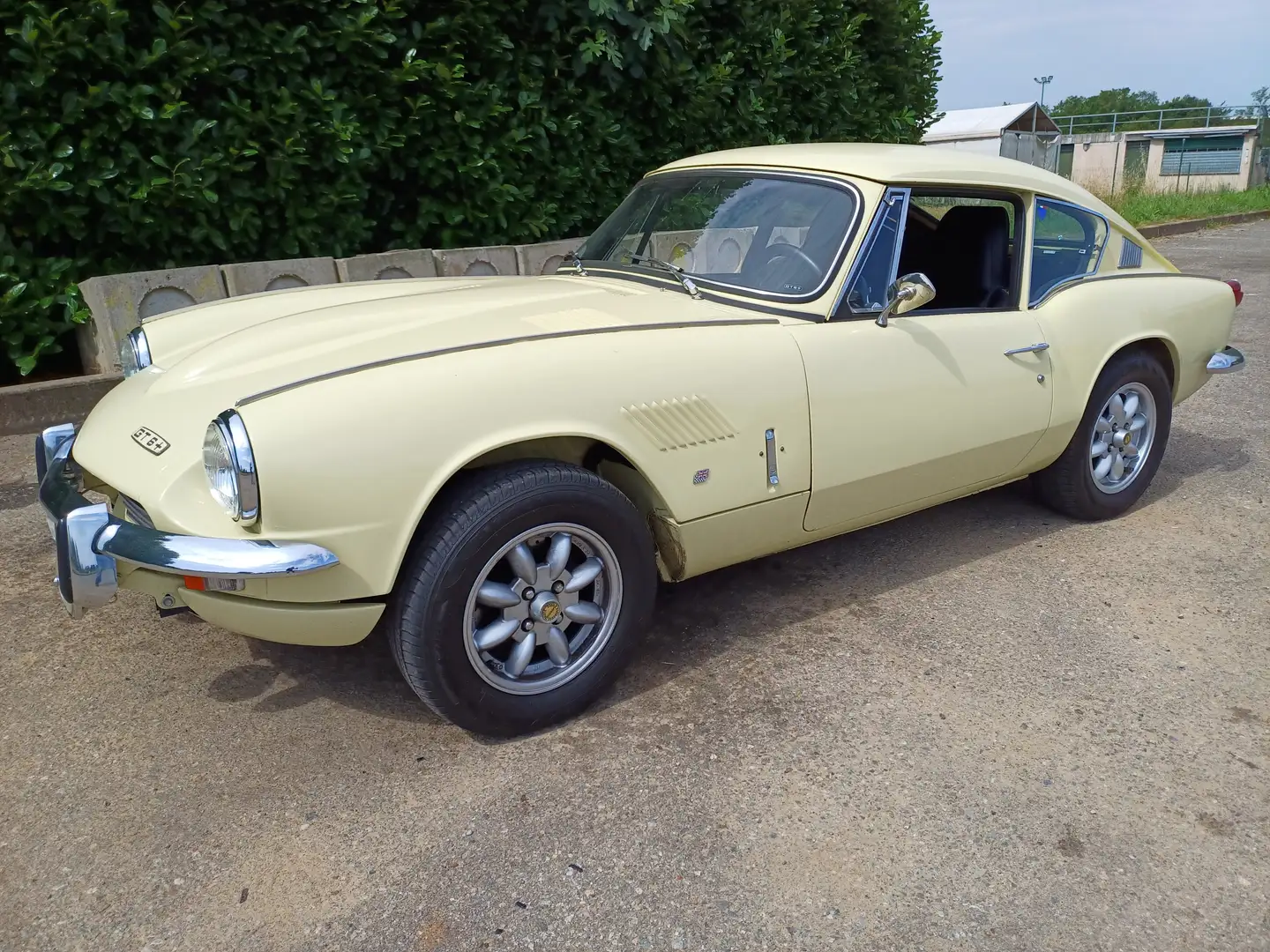 Triumph GT6 MK2 Jaune - 1