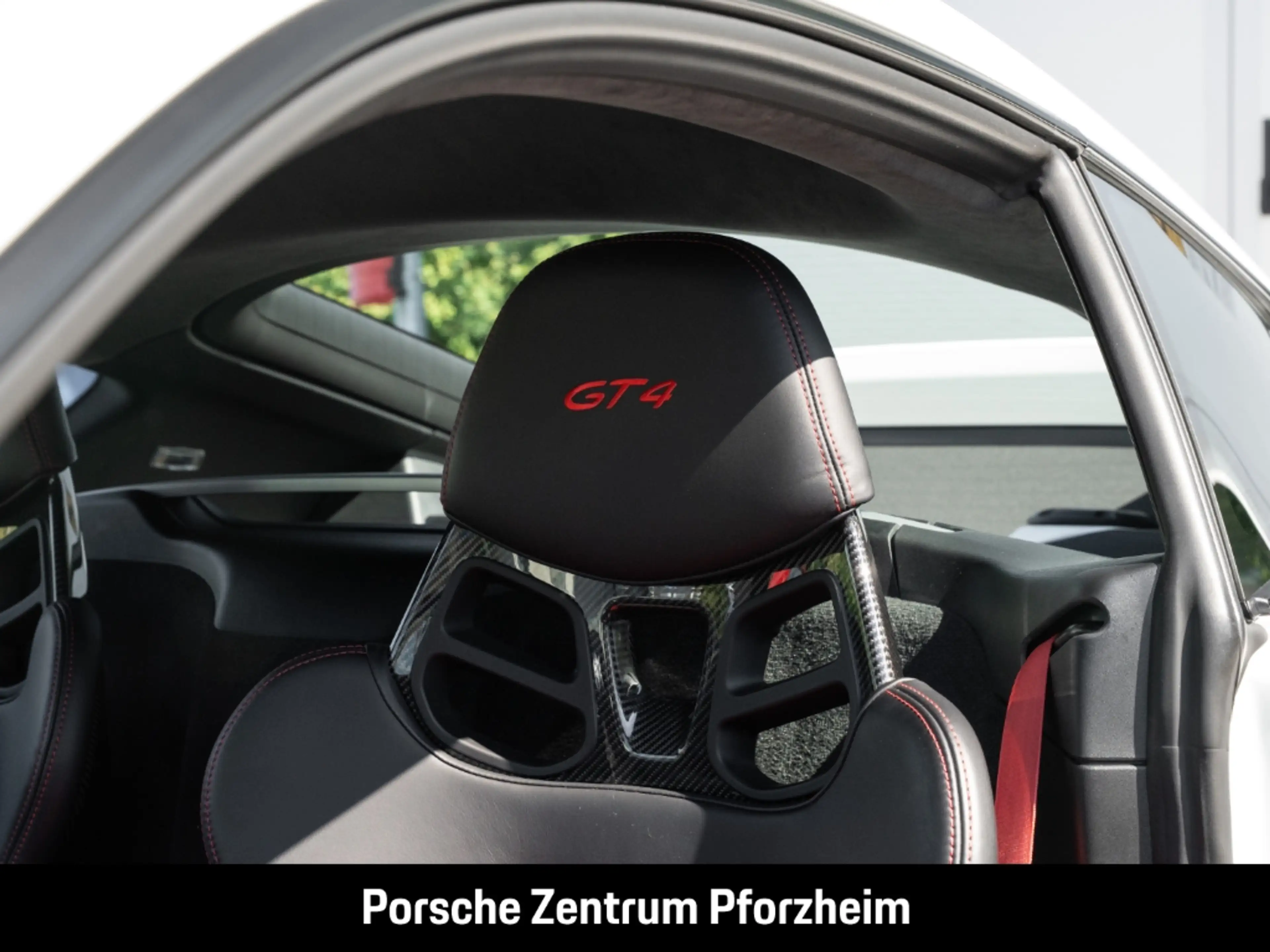 Porsche Cayman 718 GT4 — photo 6