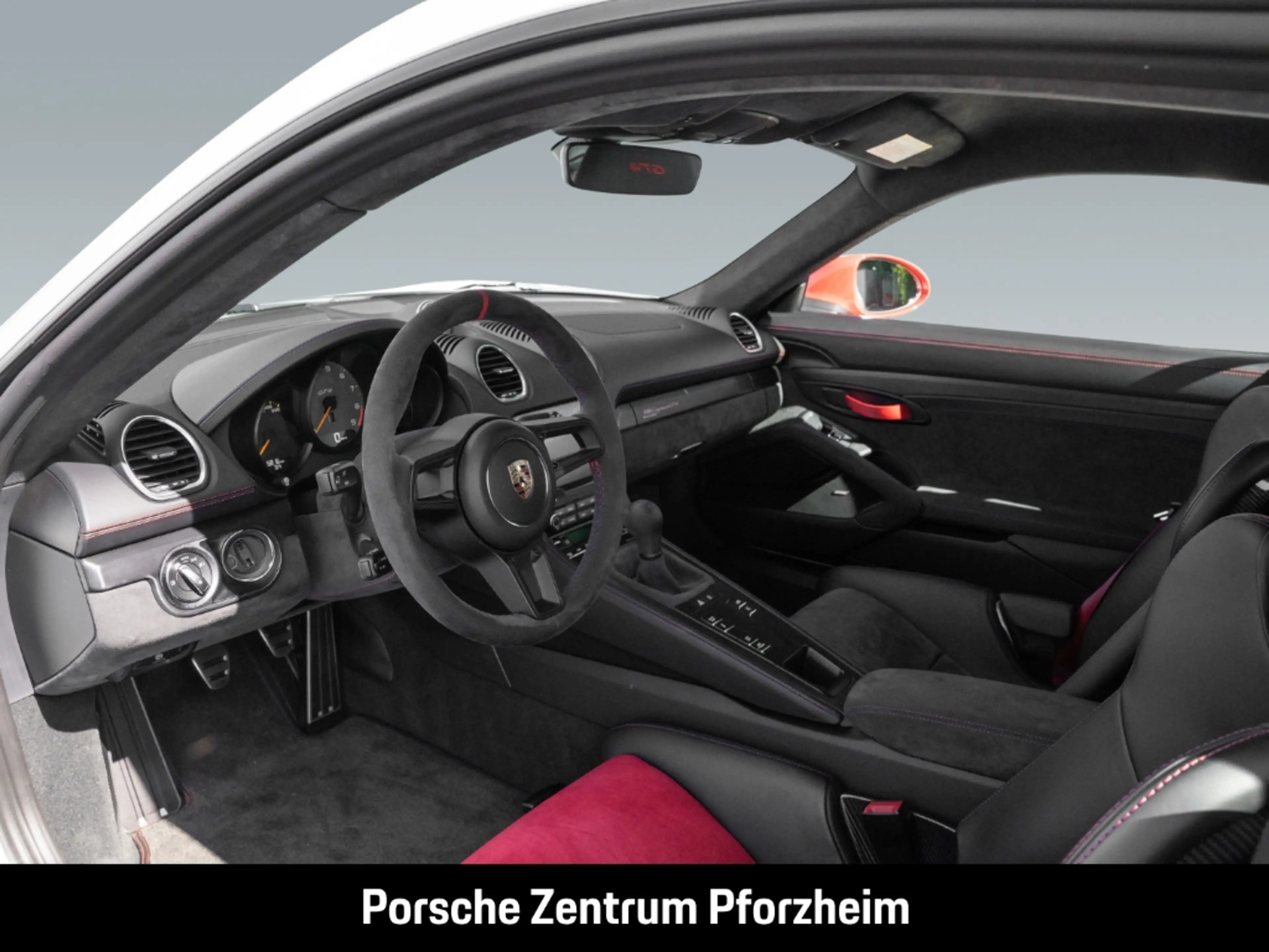 Porsche Cayman 718 GT4 — photo 5