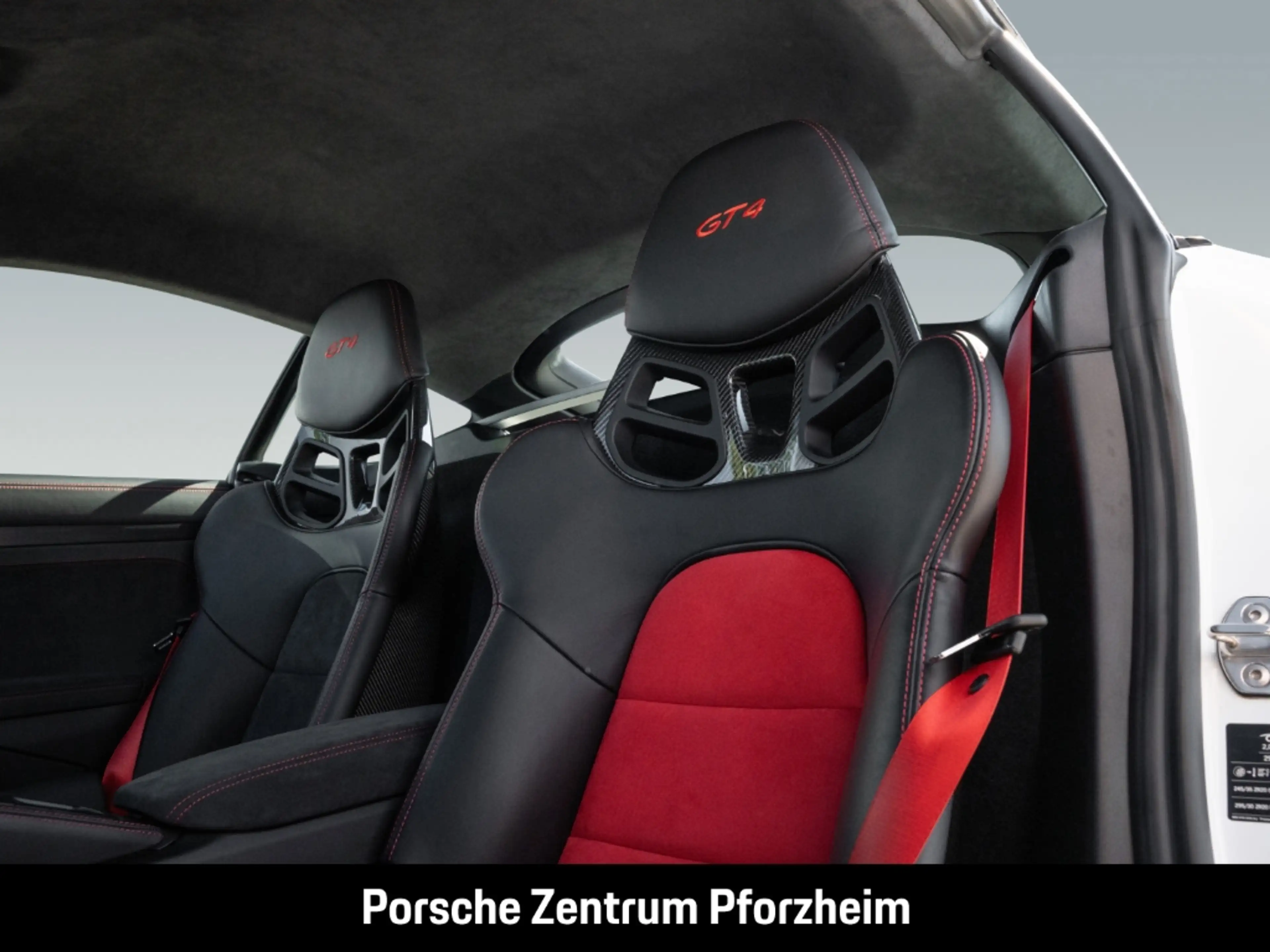 Porsche Cayman 718 GT4 — photo 7