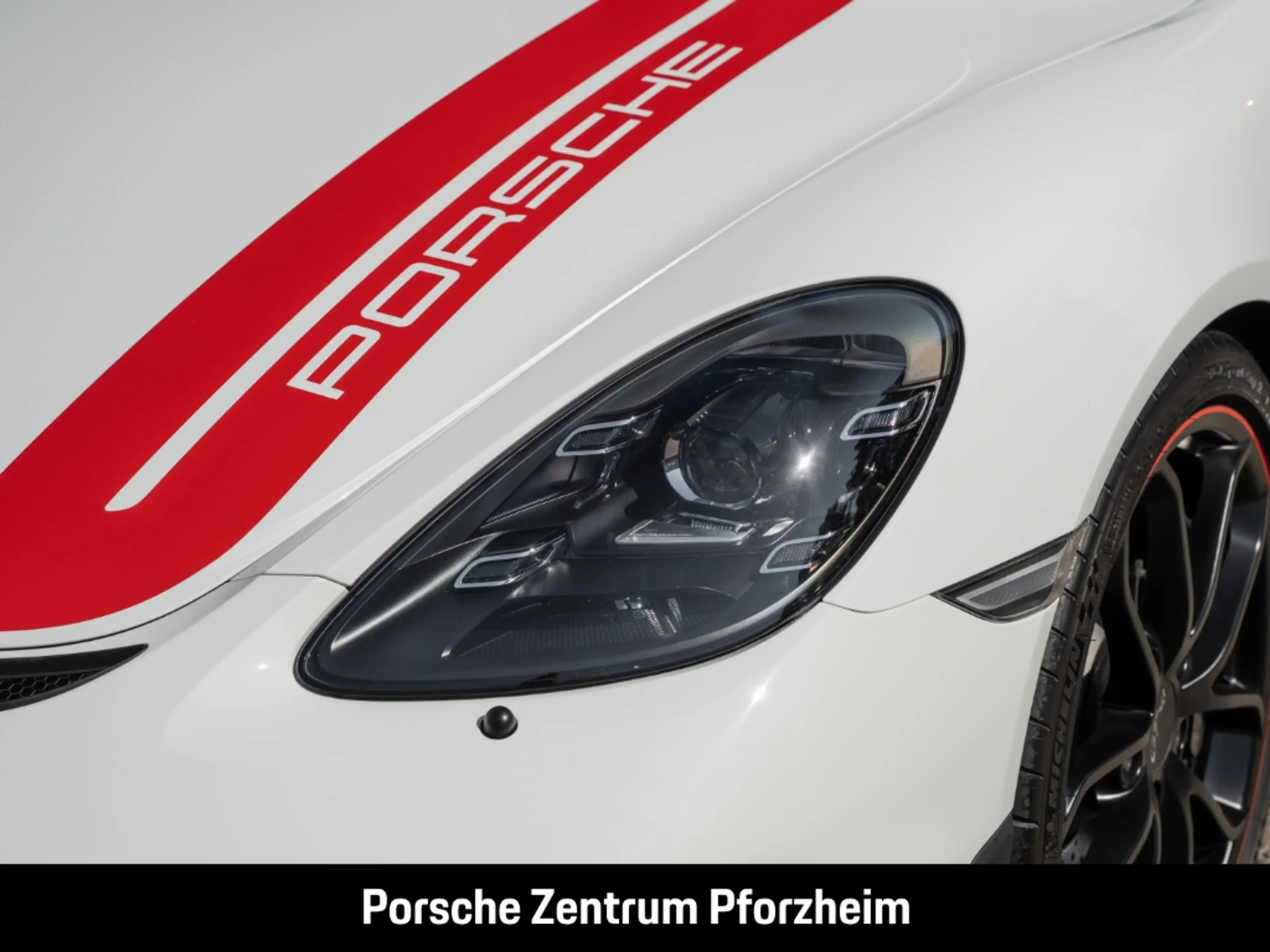 Porsche Cayman 718 GT4 — photo 13