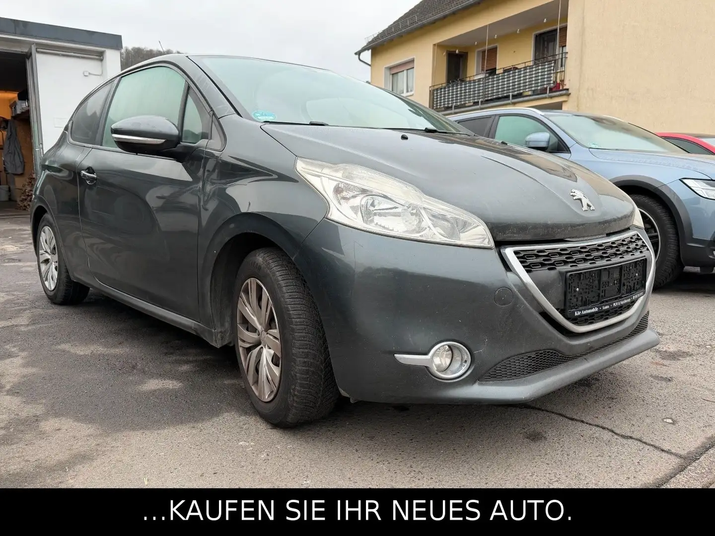 Peugeot 208 Active Grau - 2