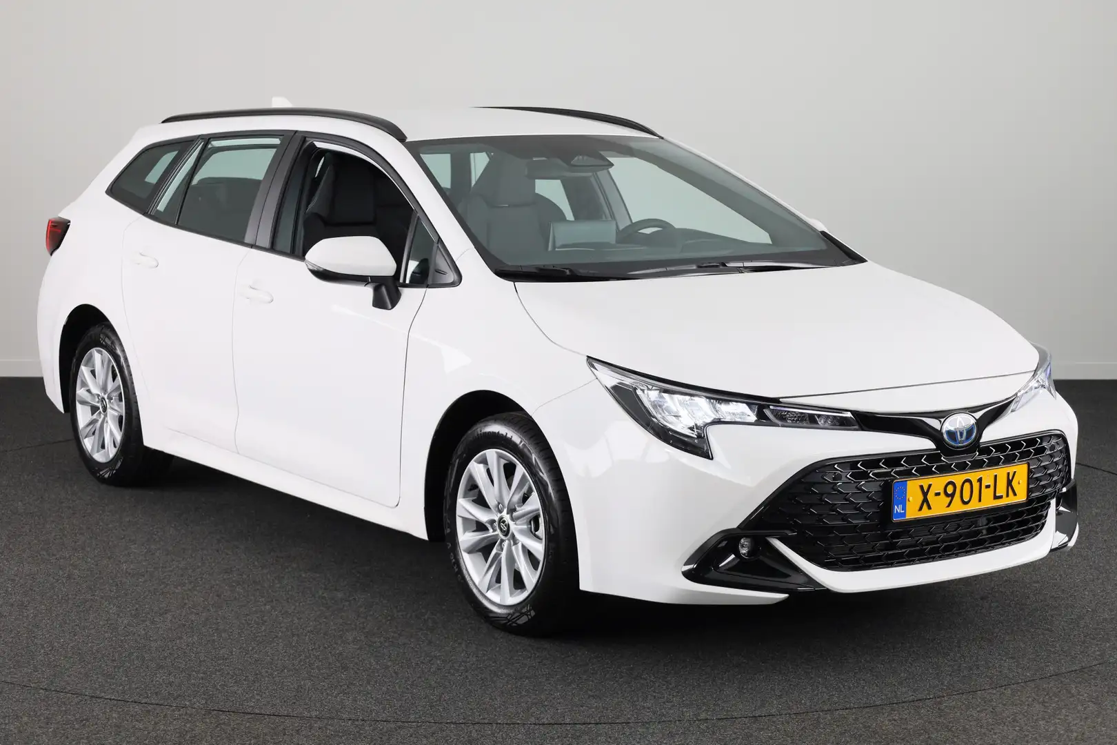Toyota Corolla Touring Sports 1.8 Hybrid Active *NIEUW* | DIRECT Wit - 2