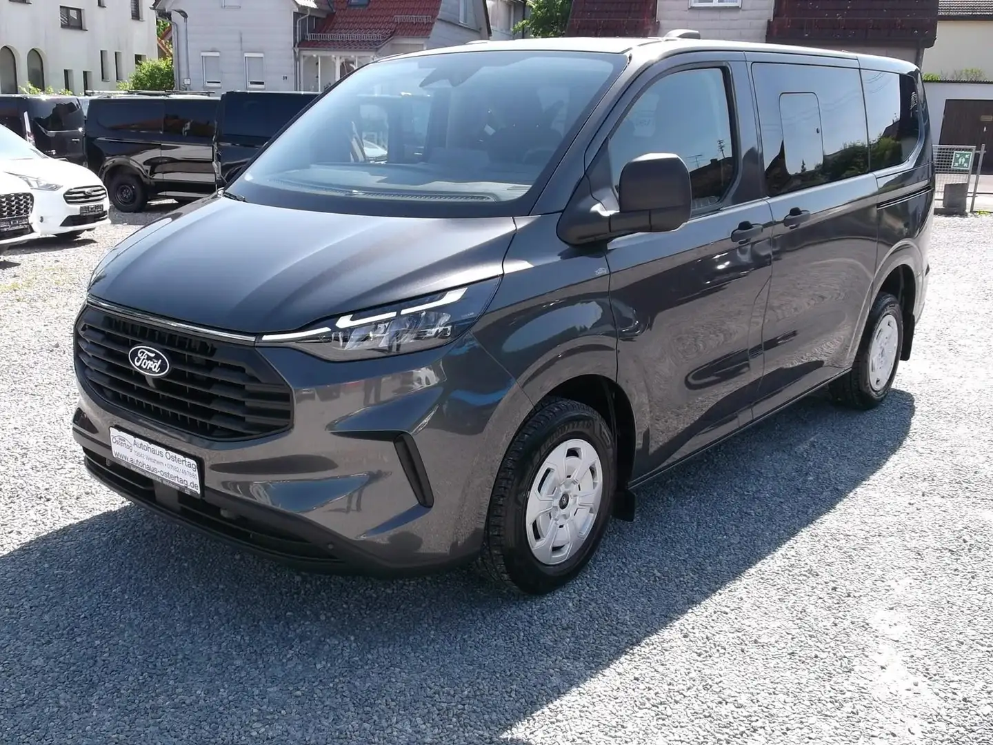 Ford Transit Custom Kombi 320 L1 8-Sitze, 2 Schiebetüren, Navi, RF-Kam Grau - 1