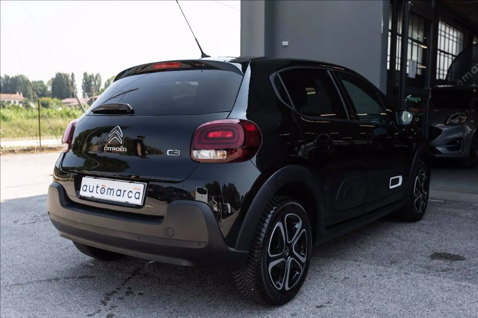 Citroen C3 1.2 puretech Shine s&s 83cv Noir - 2