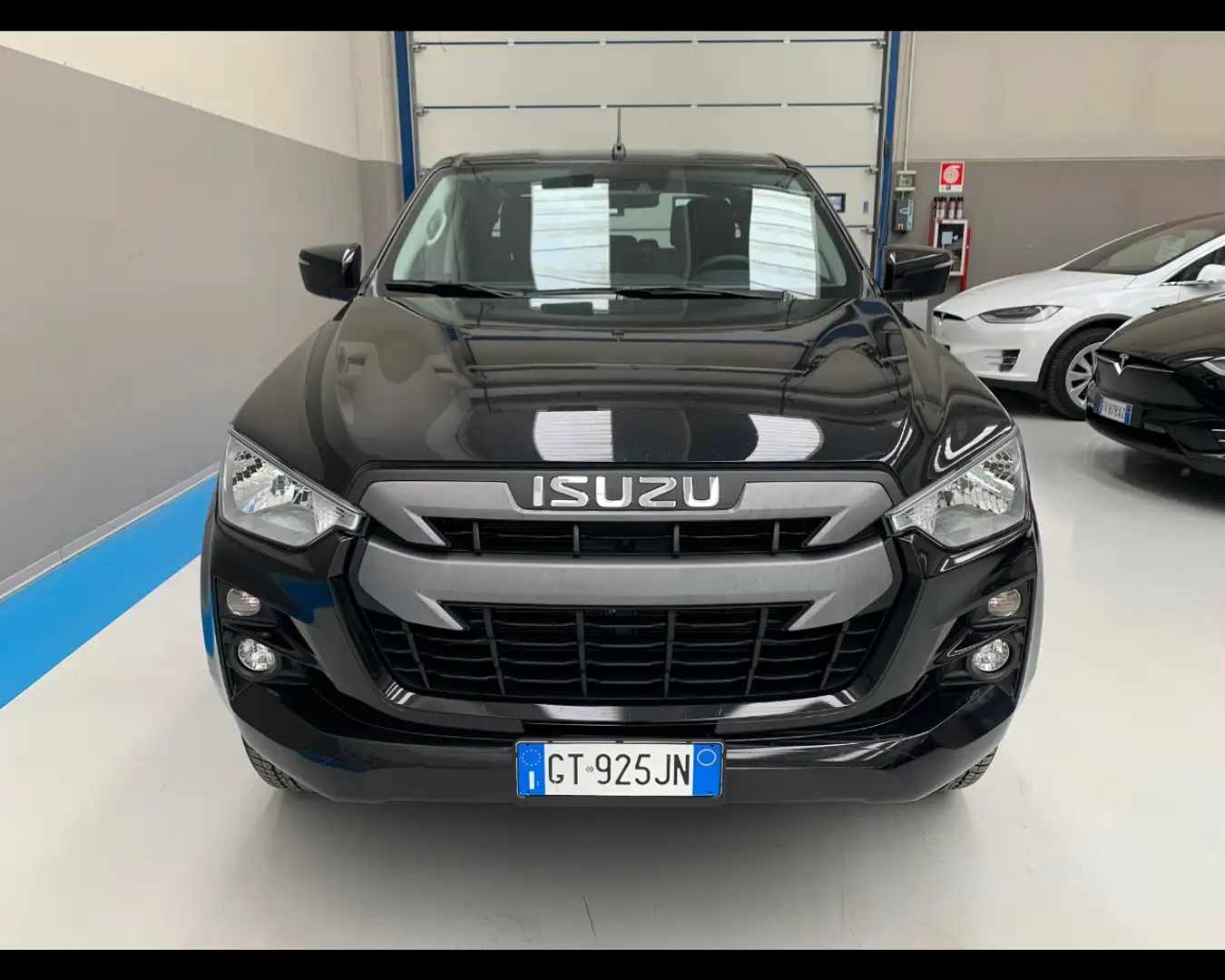 Isuzu D-Max 1.9 td crew N60BB 4x4 auto Nero - 2