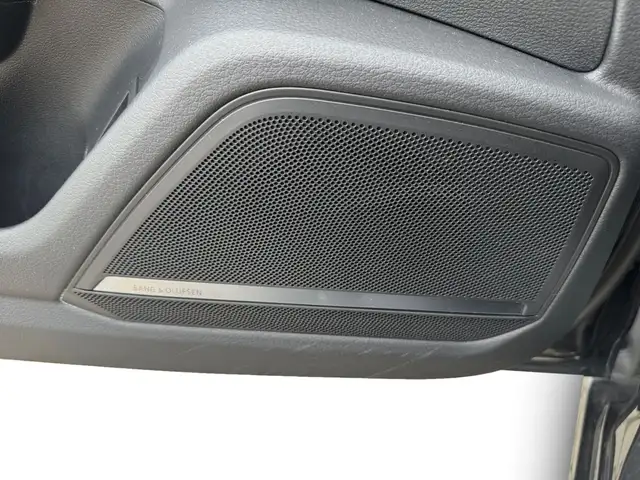 Audi S6 view 11