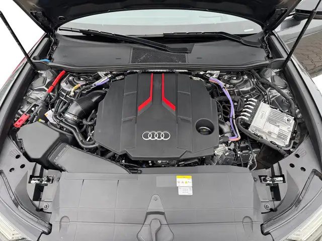 Audi S6 view 12