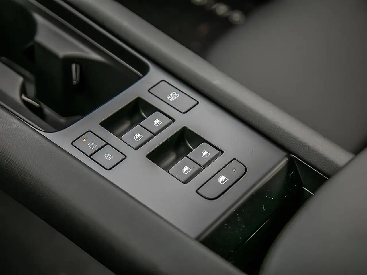 Hyundai IONIQ 6 снимка Hyundai IONIQ 6