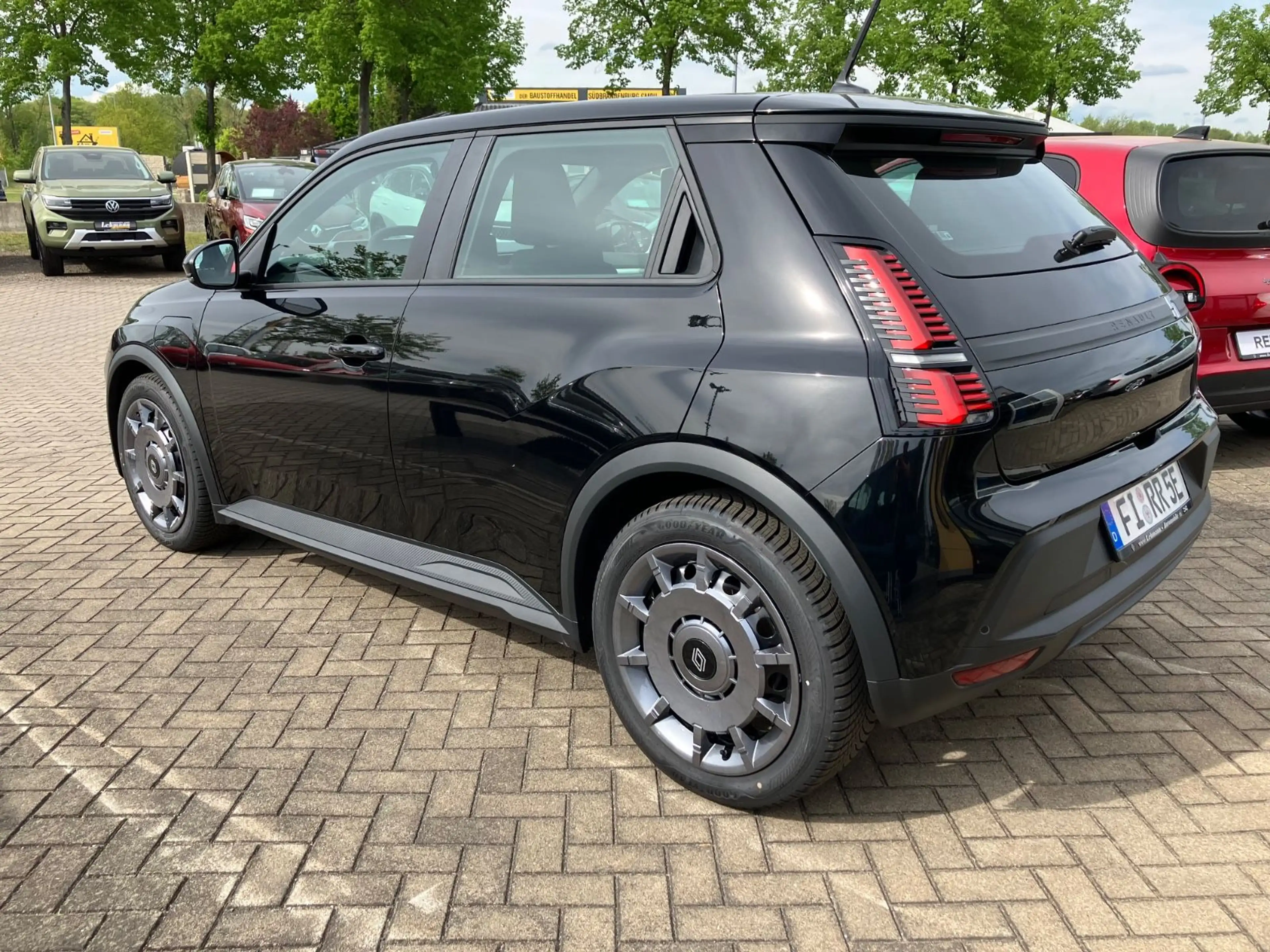 Renault R 5 E-Tech Evolution 150 Comfort Range — photo 4