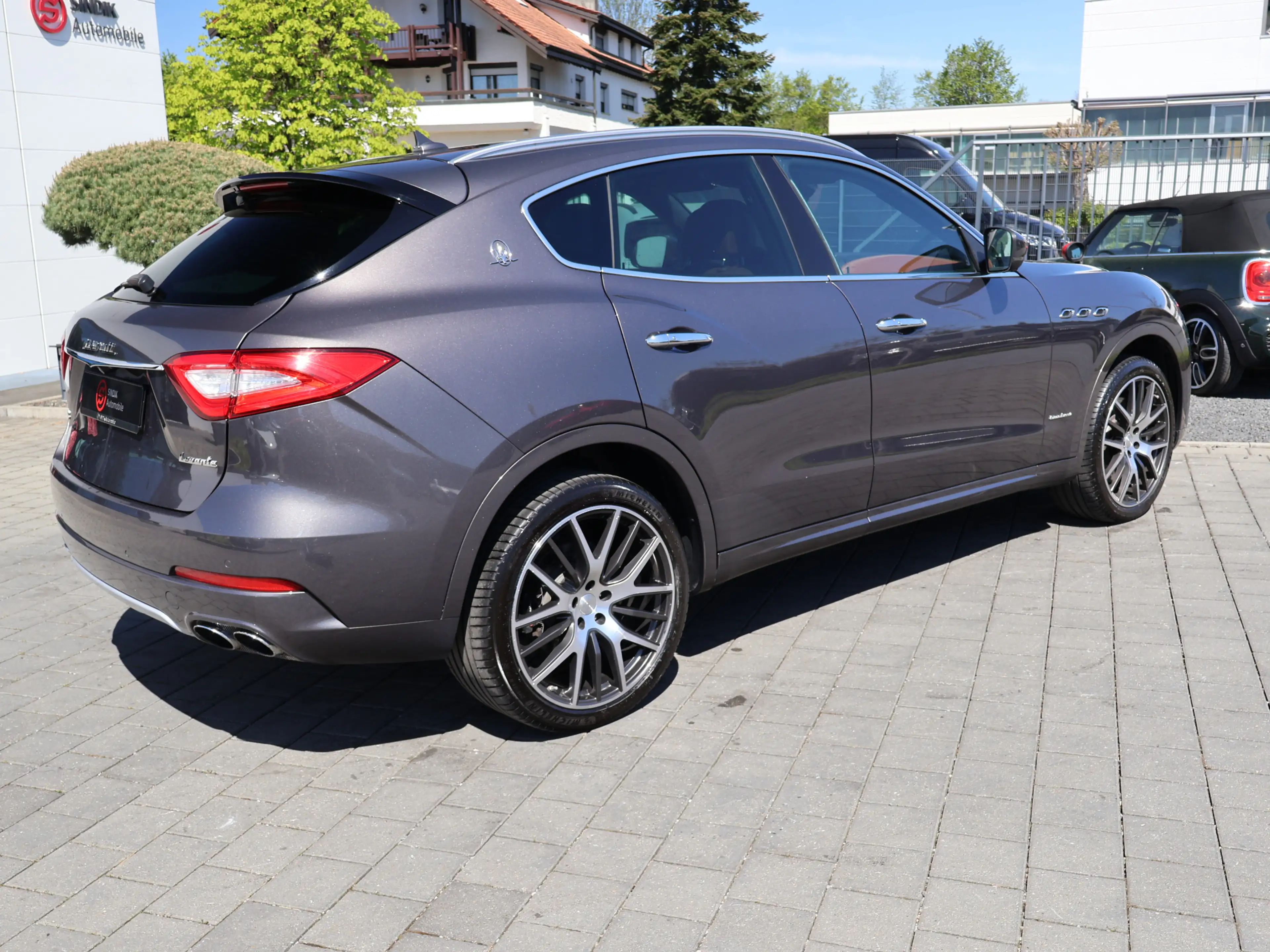 Maserati Levante S Q4 ZEGNA Edition-B&W-Pano-AHK — photo 10