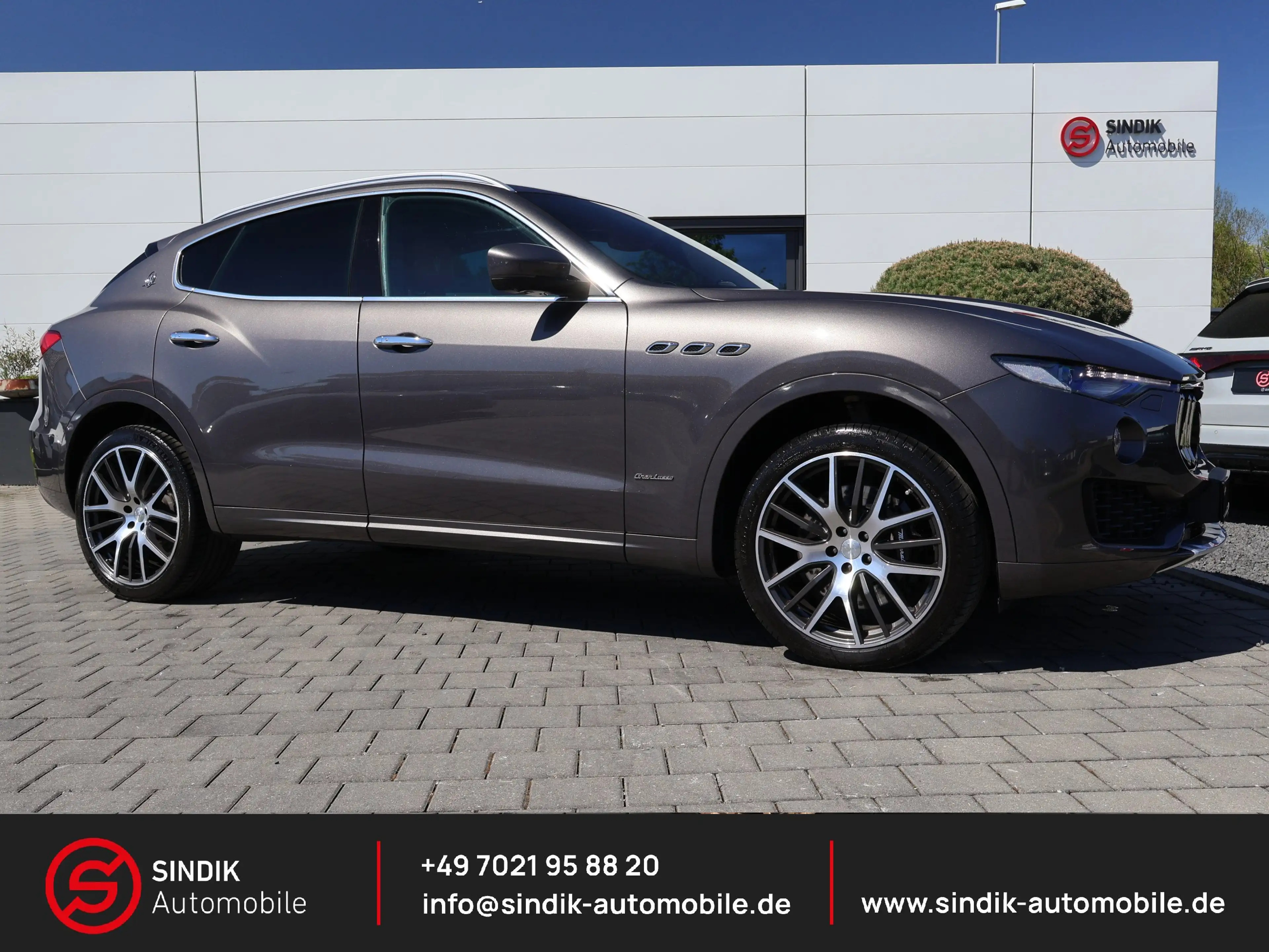 Maserati Levante S Q4 ZEGNA Edition-B&W-Pano-AHK