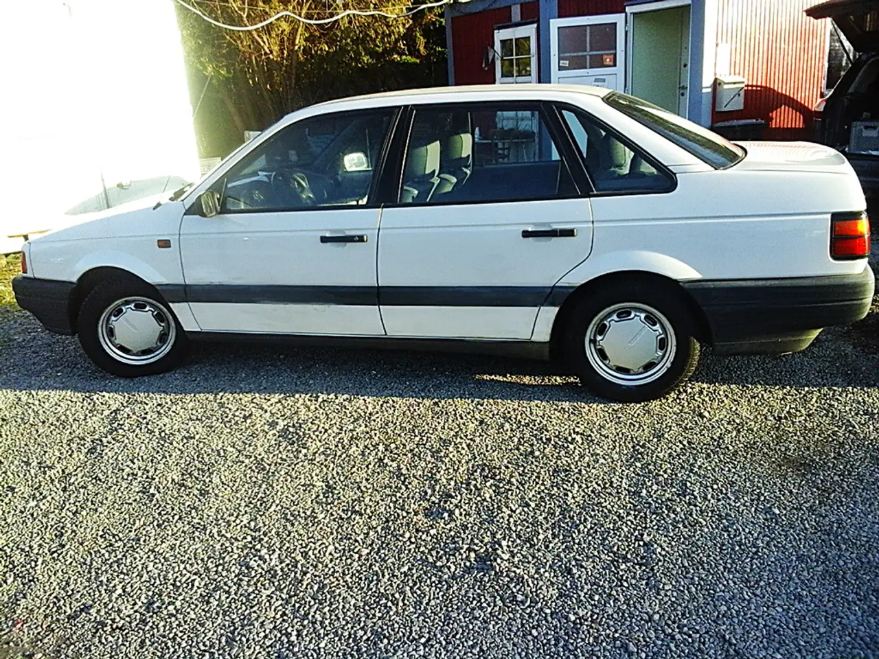 Volkswagen Passat AUTOMATIK 1.8 Limo. Oldtimer/ FH+elSD+ZV+Airbags+ABS, foto 8