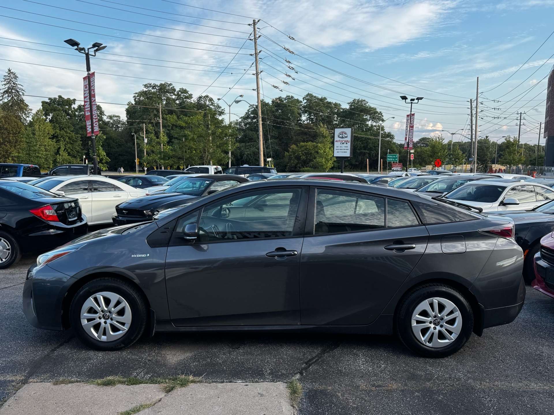 2017 Toyota Prius 5dr HB ***ONE OWNER*** — снимка 4