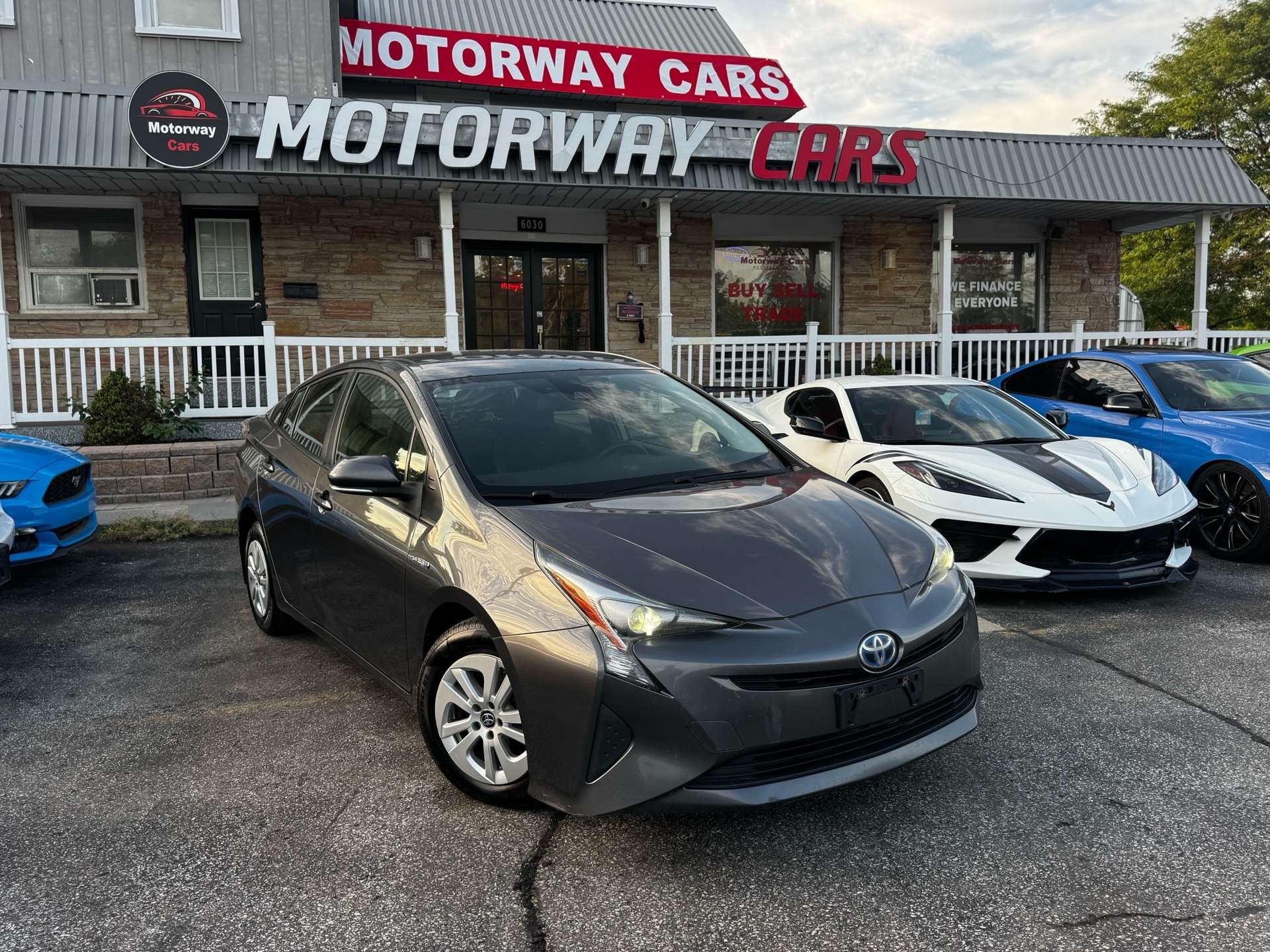 2017 Toyota Prius 5dr HB ***ONE OWNER***