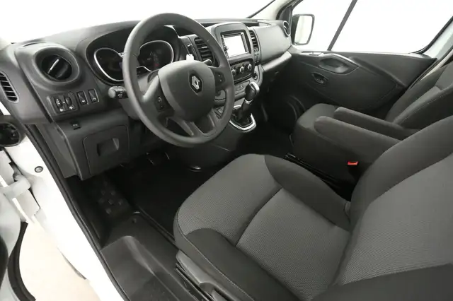Renault Trafic view 22
