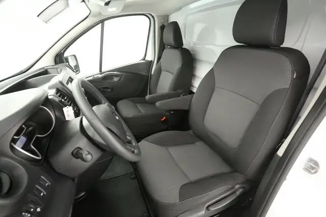 Renault Trafic view 9