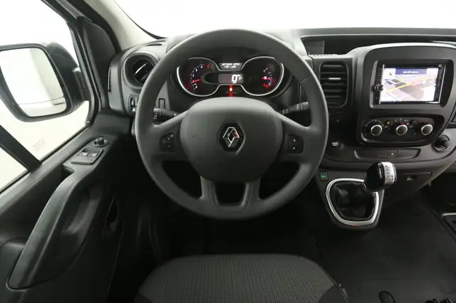 Renault Trafic view 2