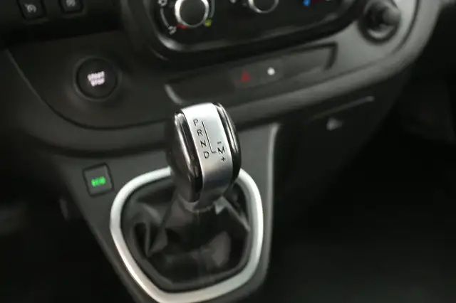 Renault Trafic view 13