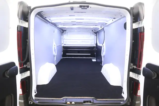 Renault Trafic view 3