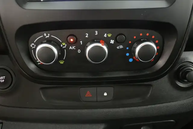 Renault Trafic view 16