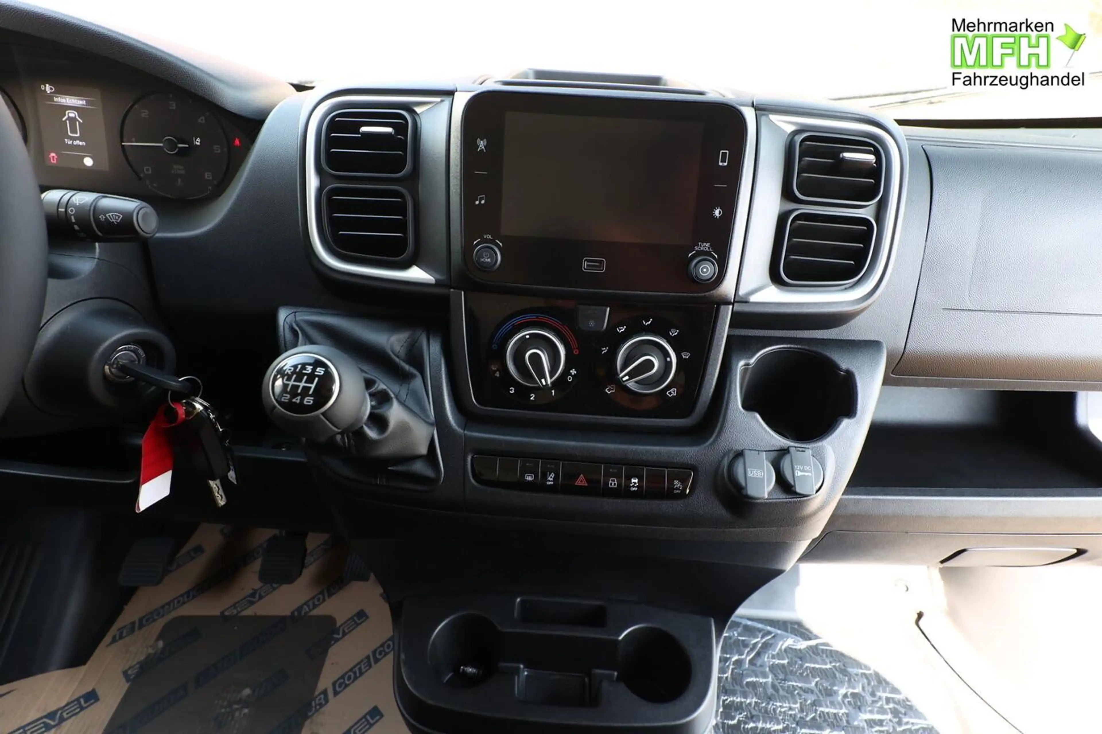Citroen Jumper 35+ L4H2 CarPlay CargoP PremiumC E-Rad 103 kW (... — photo 7