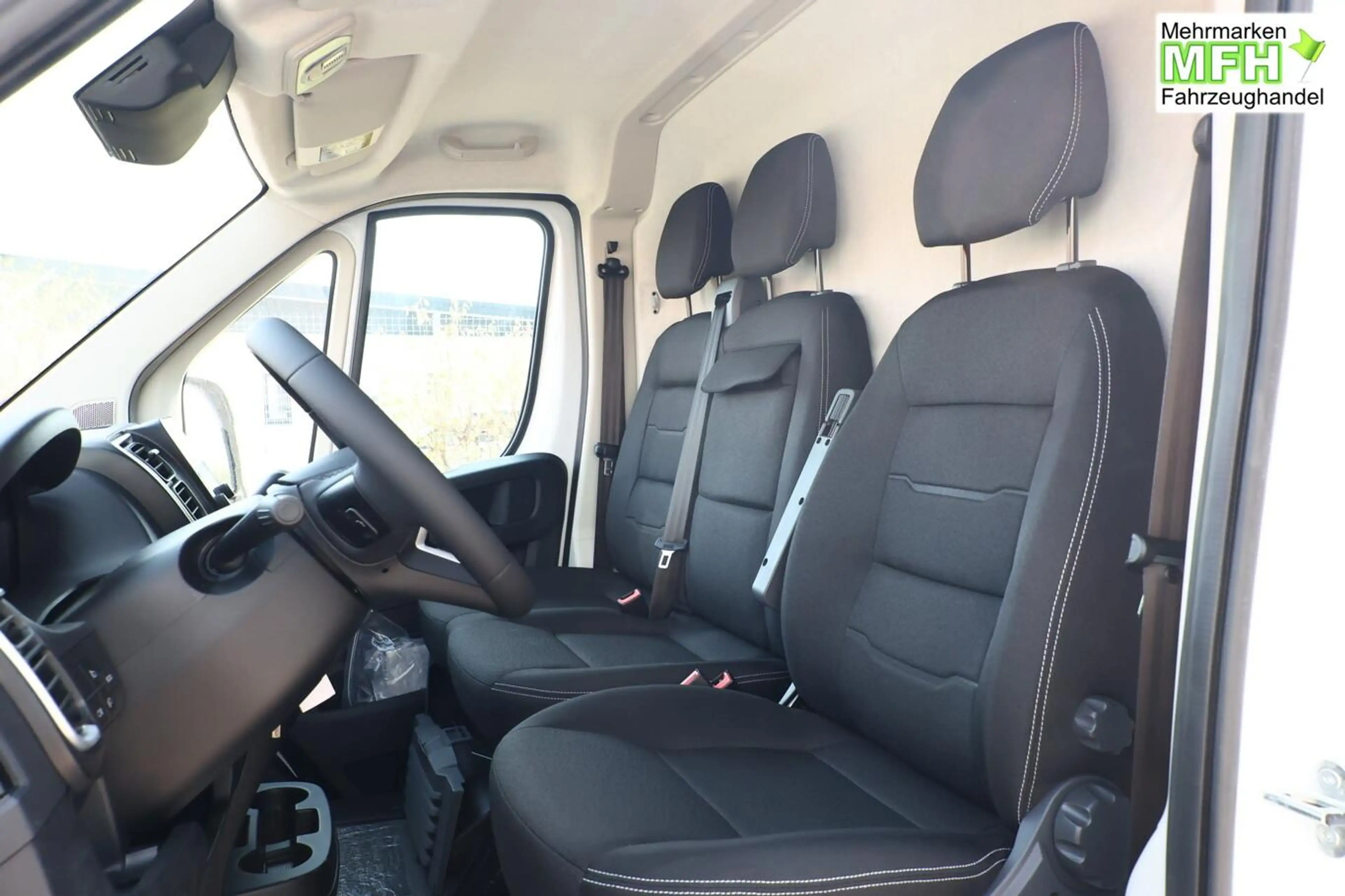 Citroen Jumper 35+ L4H2 CarPlay CargoP PremiumC E-Rad 103 kW (... — photo 5