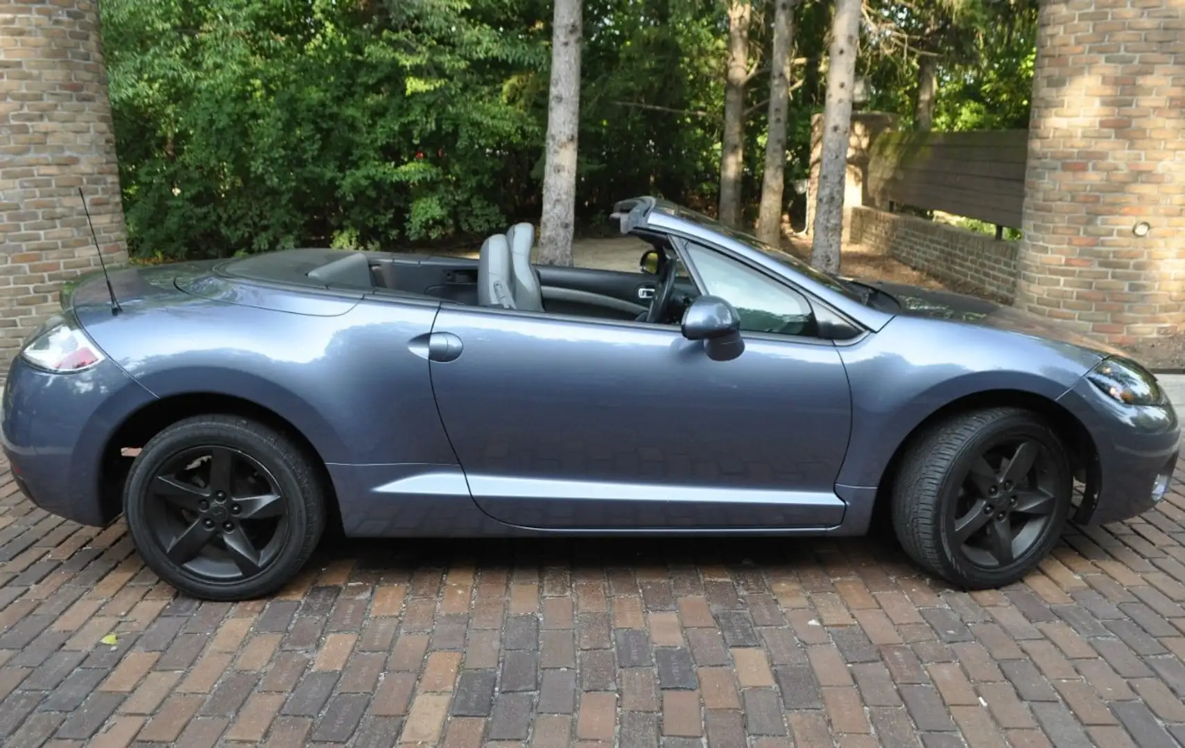 Mitsubishi Eclipse Spyder Automatik Grijs - 1