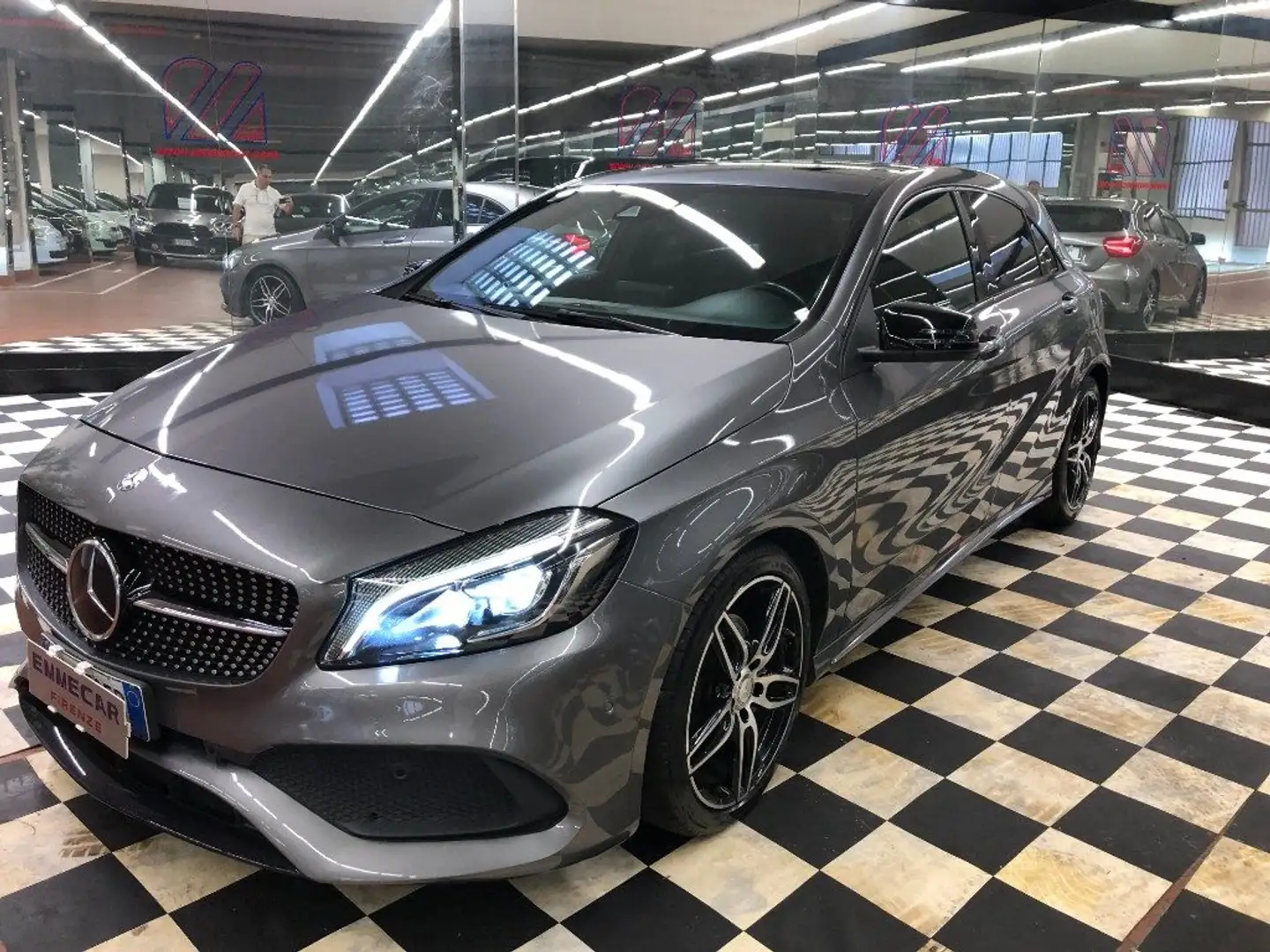 Mercedes-Benz A 200 d Automatic 4Matic Premium Grigio - 1