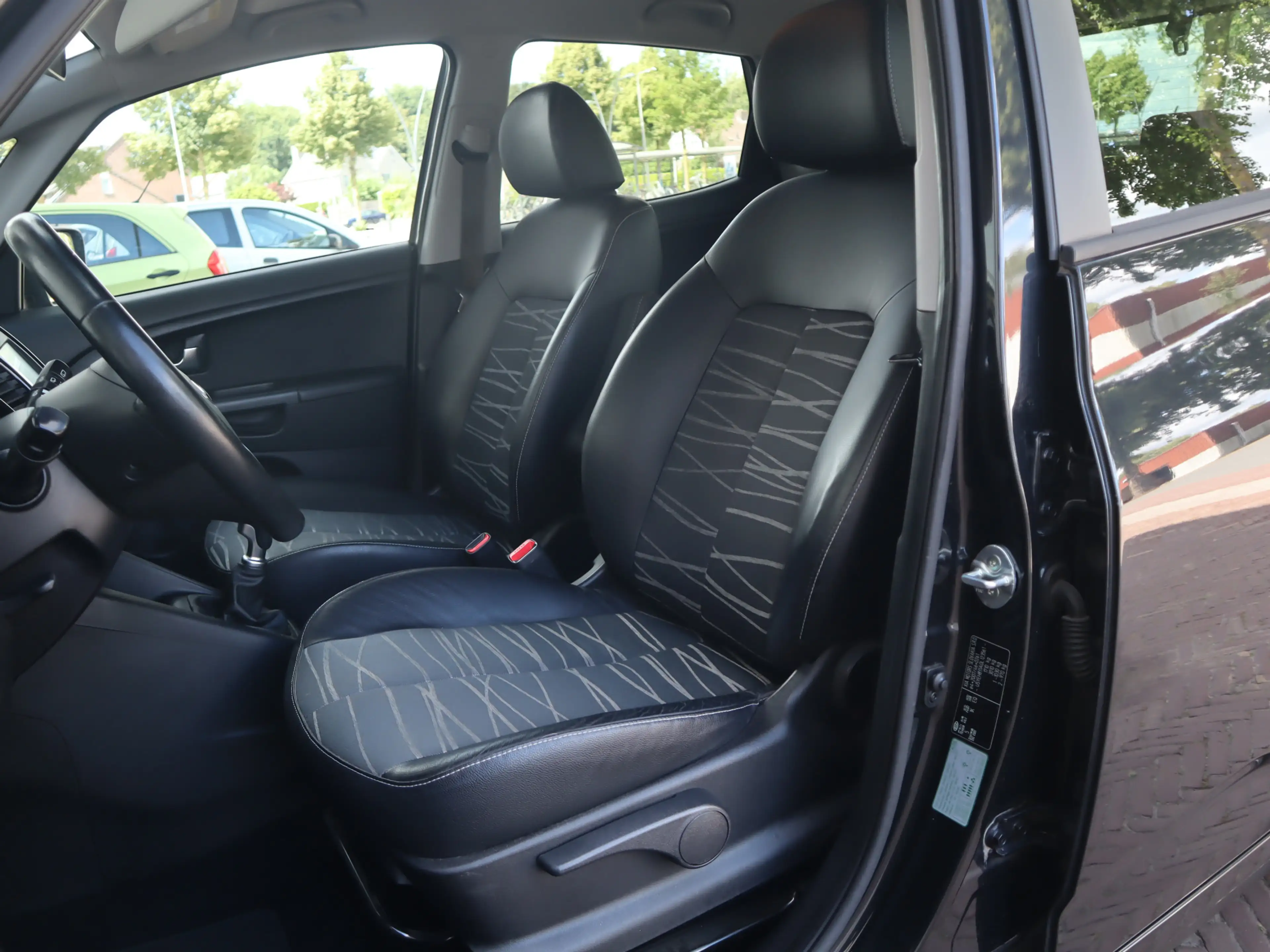 Kia Venga 1.4 CVVT DynamicPLusLine / Trekhaak / Camera / Cru — photo 6