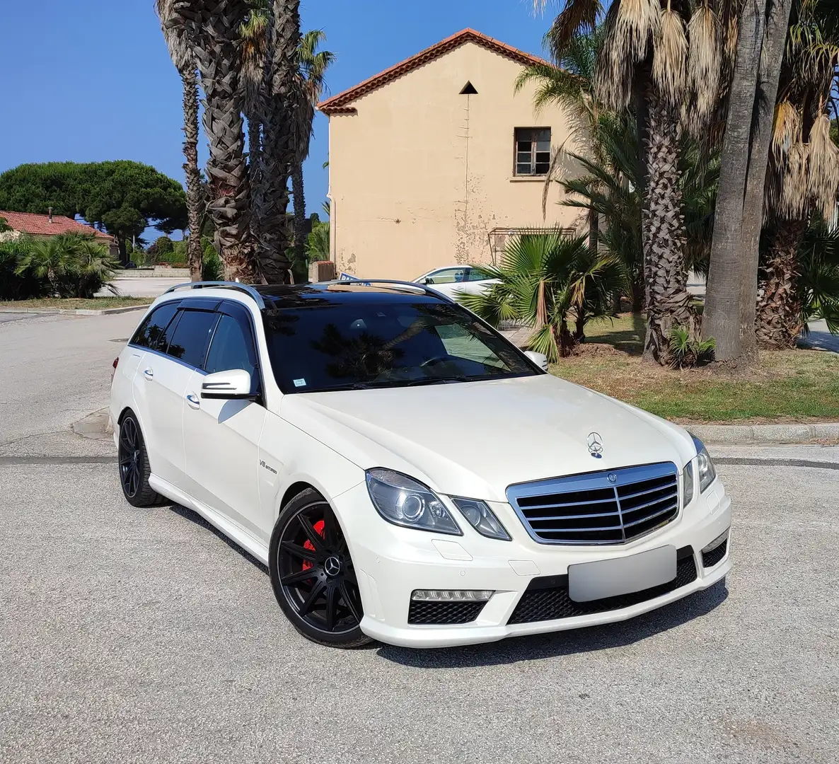 Mercedes-Benz E 63 AMG V8 5.5 Biturbo Performance Pack 557 W212 Blanc - 1