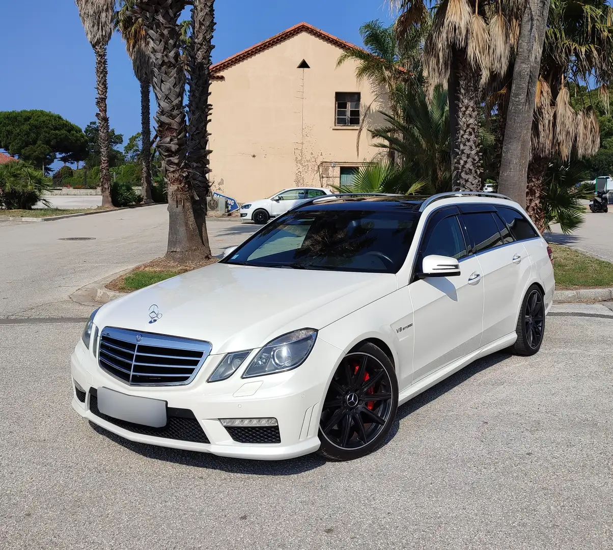 Mercedes-Benz E 63 AMG V8 5.5 Biturbo Performance Pack 557 W212 Alb - 1