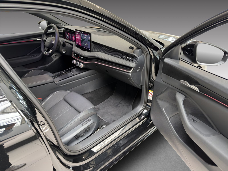 Skoda Superb Combi Sportline 2.0 TDI 4x4 SUITE AHK — photo 9