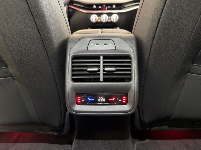 Skoda Superb Combi Sportline 2.0 TDI 4x4 SUITE AHK — photo 15