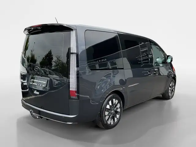 Hyundai Staria view 5