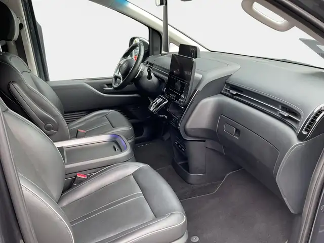 Hyundai Staria view 13