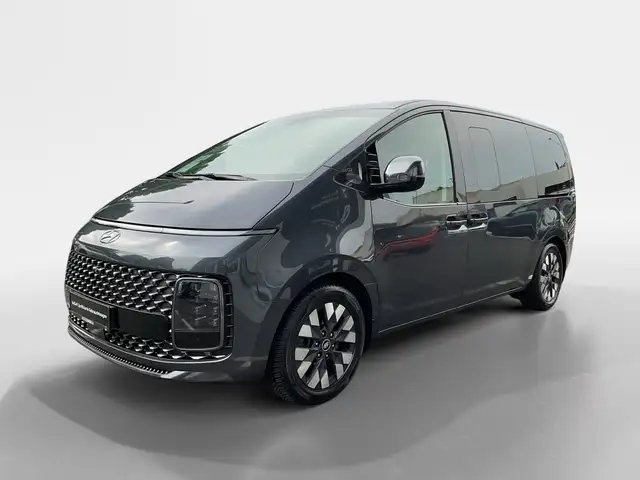 Hyundai Staria view 2